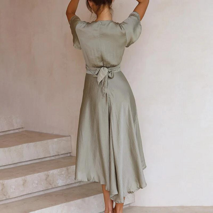 Robe d'été vintage Amelia à décolleté en V élégant